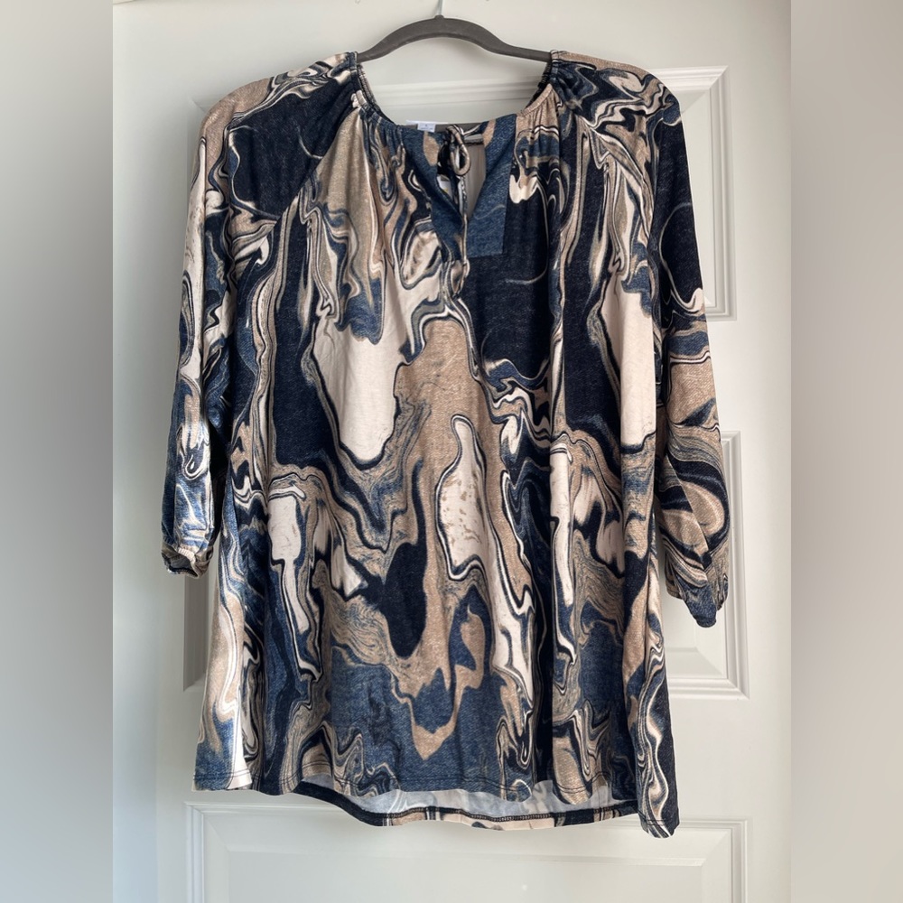 NWT Large Debra by Lularoe. Adorable marble print!